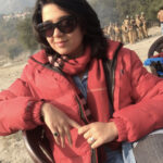 Charmy Kaur Instagram - Early morning on the sets of #mehbooba ❤️ shooting by the river side in freezing Himachal 😍 #PCfilm #lovemyjob 😍 @purijagannadh @puriconnects @thefilmmehbooba @actorakashpuri @iamnehashetty @vishureddy_ @vishnu_sarma @jonnytheanimator @sandychow44