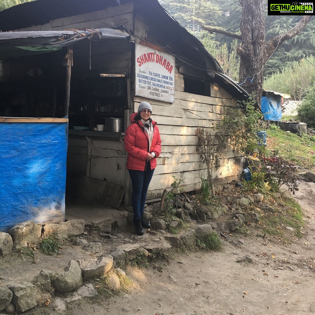 Charmy Kaur Instagram - Local dhaba 😋 yummyyyyy yummyyyyy breakfast in freezing cold of #Himachal #mehbooba #shootlife ❤️❤️❤️