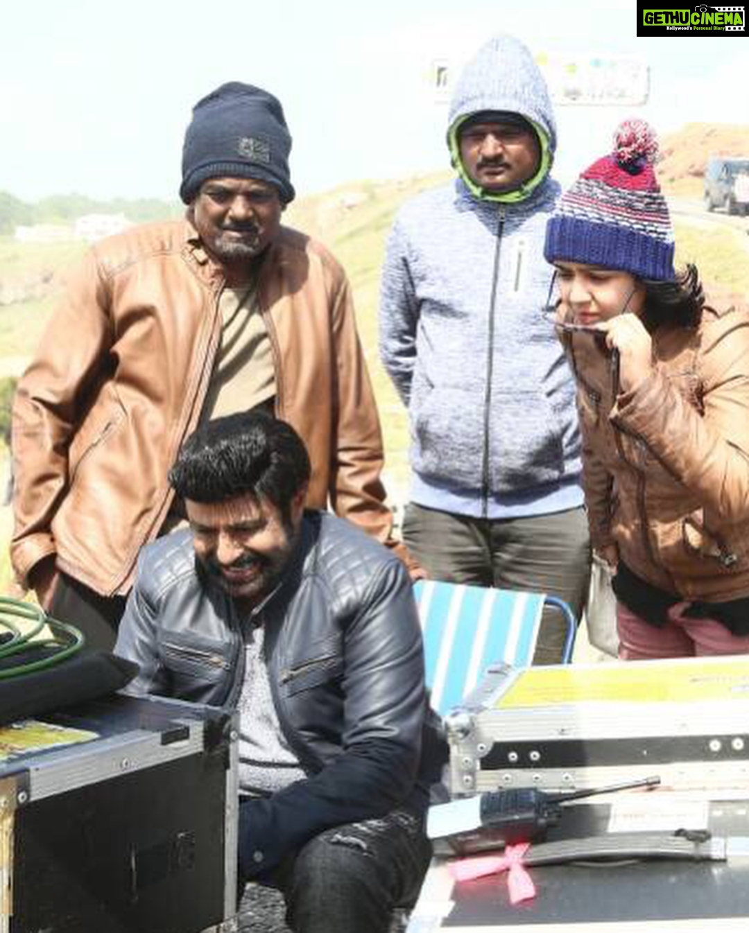 Charmy Kaur Instagram - #victory πͺπ» #blockbuster reports from everywhere ππ»thank u each n everyone for making this happen ππ»ππ»ππ» hard work pays ππ» #nbk101fever #paisavasool @purijagannadh @puriconnects @bhavyacreations @musskansethi9 @kyradutt @anuprubensmusic @shriya_saran1109 @vikramjeetvirk #PCrocks πͺπ»