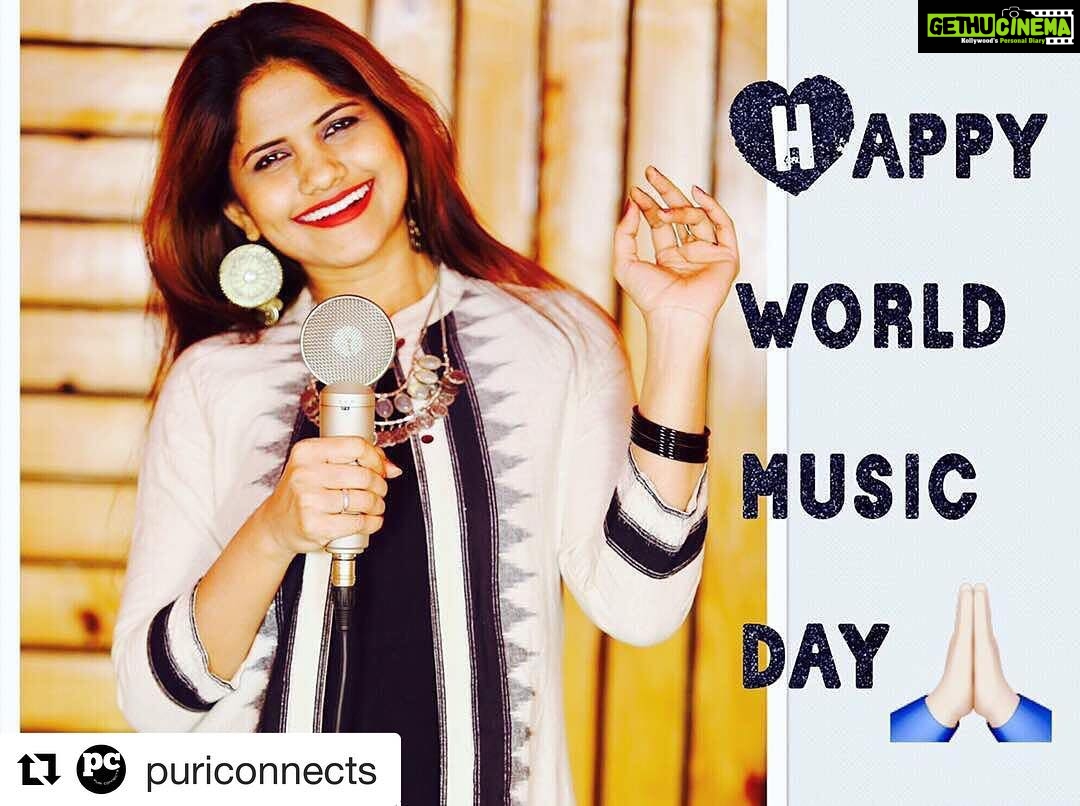 Charmy Kaur Instagram - #Repost @puriconnects (@get_repost) ・・・ #PCgirl #singer #host #talented #temperfame #jyothilakshmifame #PuriConnects 's talent #UmaNeha @umaneha