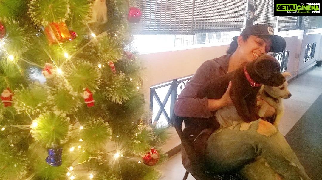 Charmy Kaur Instagram - #Happy #holiday #season from #me , #darling n #Pablo 💃🏻👻😘😍