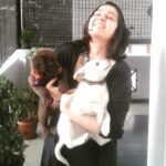 Charmy Kaur Instagram – 2 puppies in 2 months … 😍 #darling #chocolatelab #puppylove #happyme 😍