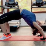 Charmy Kaur Instagram - Flex karo 🤫😛😜 #internationalyogaday #yoga @mrunalshetty
