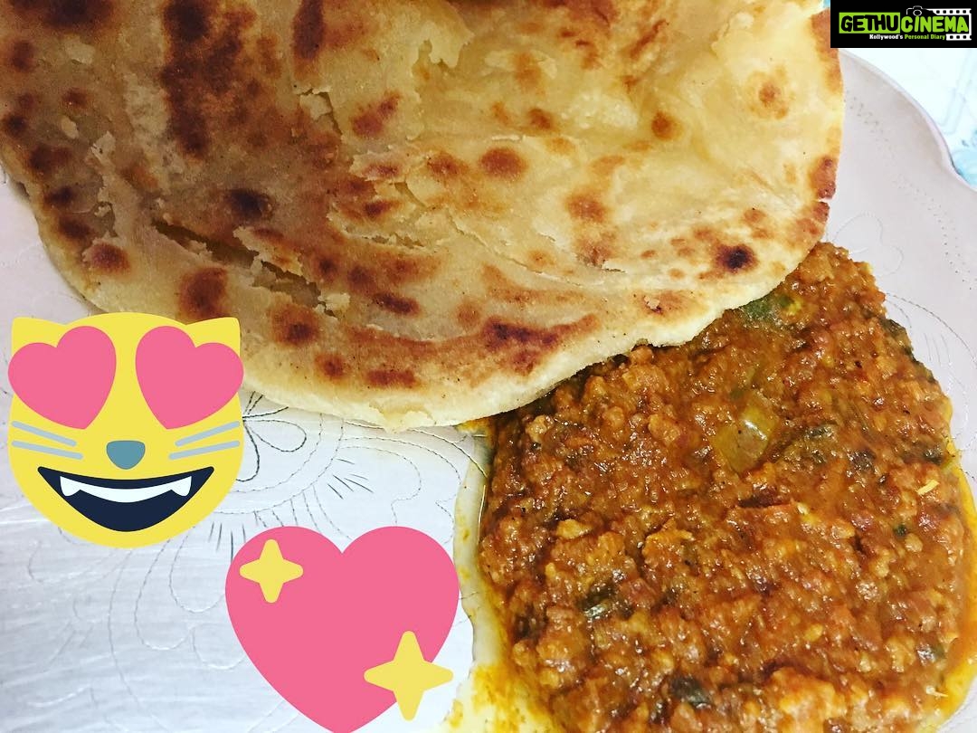 Charmy Kaur Instagram - Mom's cooked food .. #bestfood
