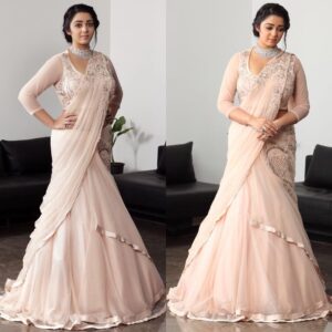 Charmy Kaur Instagram - Thanks #CinemaaAwards fr #bestactress award fr #jyothilakshmi .Pics vit the award coming soon Sexy styling by @geetikachadha 😘😘😘