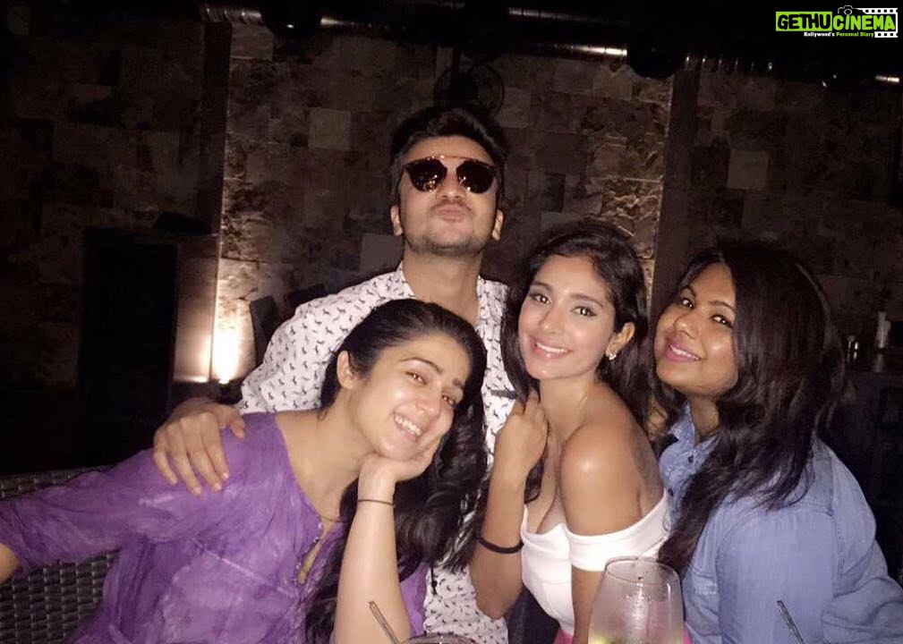 Charmy Kaur Instagram - Our mad gang ... 😈