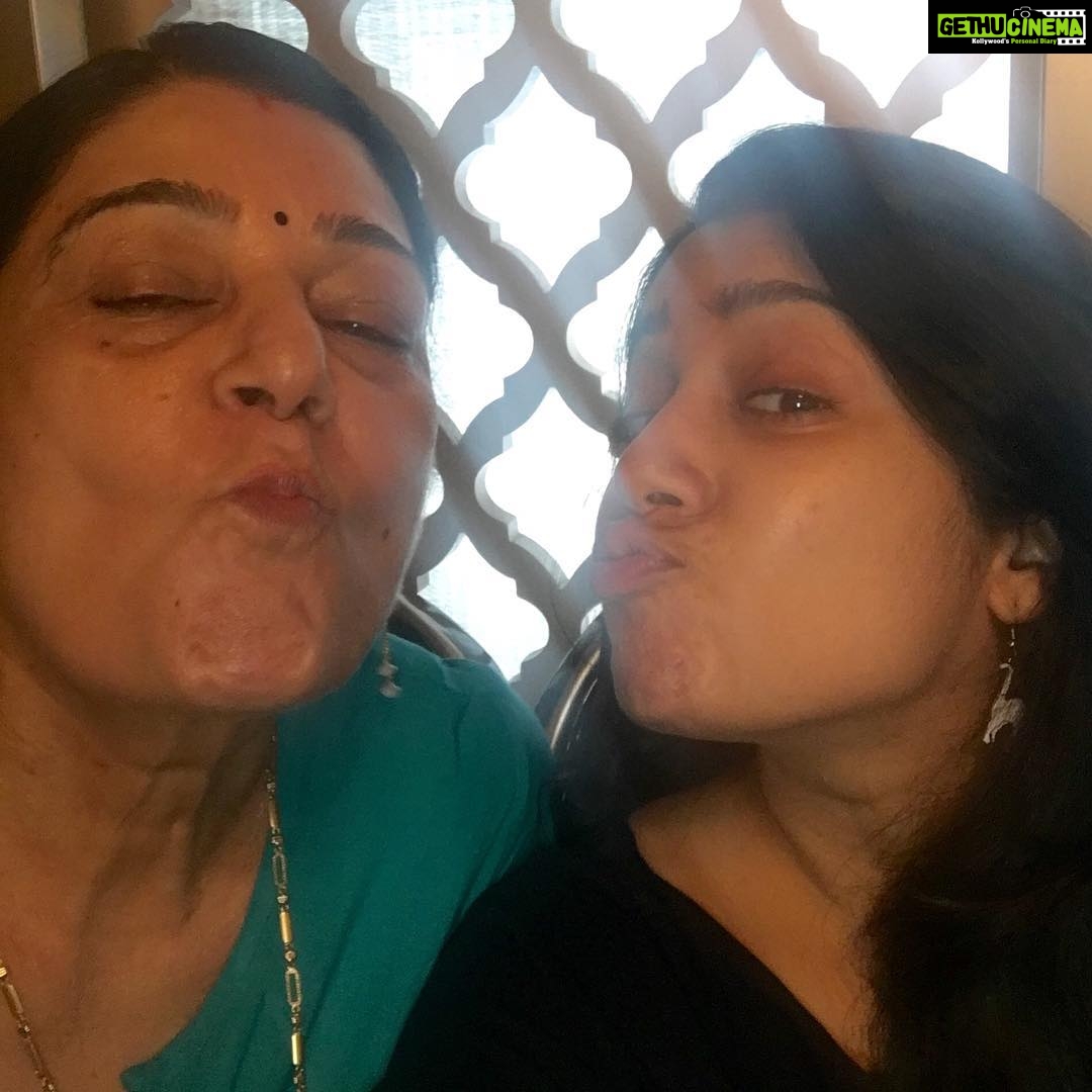 Charmy Kaur Instagram - N it begins 💃🎤🍗🍰🍟🎉🎈🎊 #HappyBirthdayCharmme 😁😁