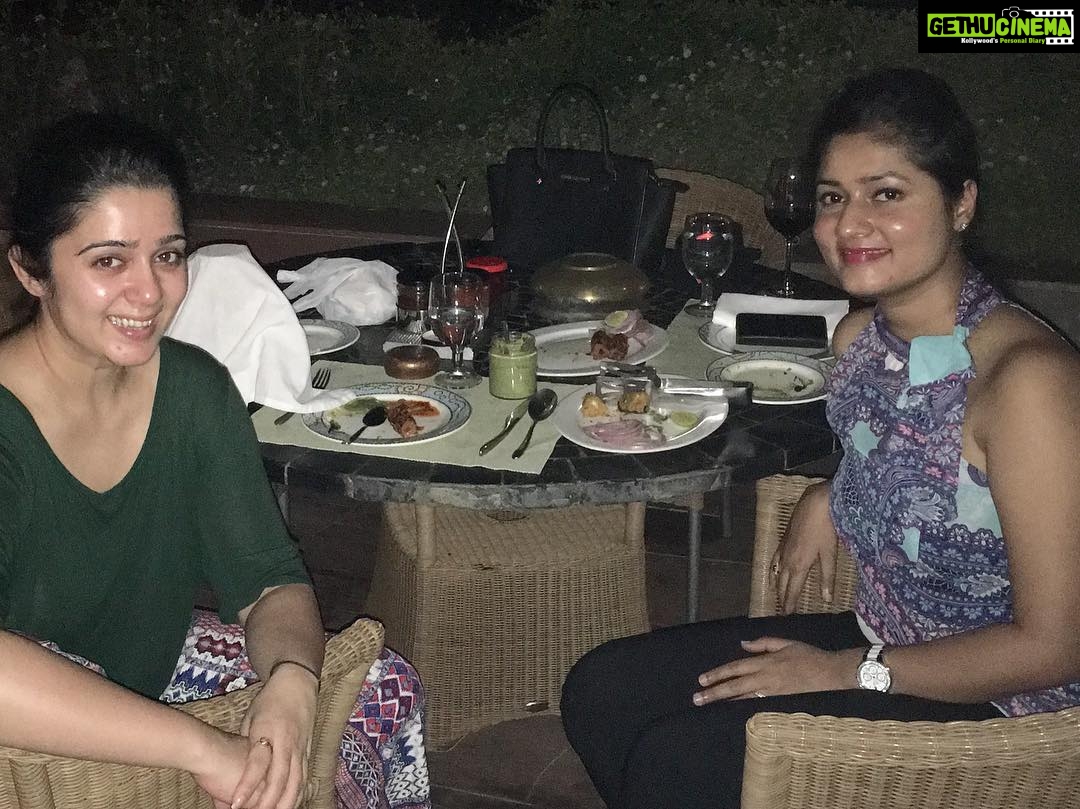 Charmy Kaur Instagram - #childhoodfriends #friendsforever 😍😍❤️❤️ #nofilter