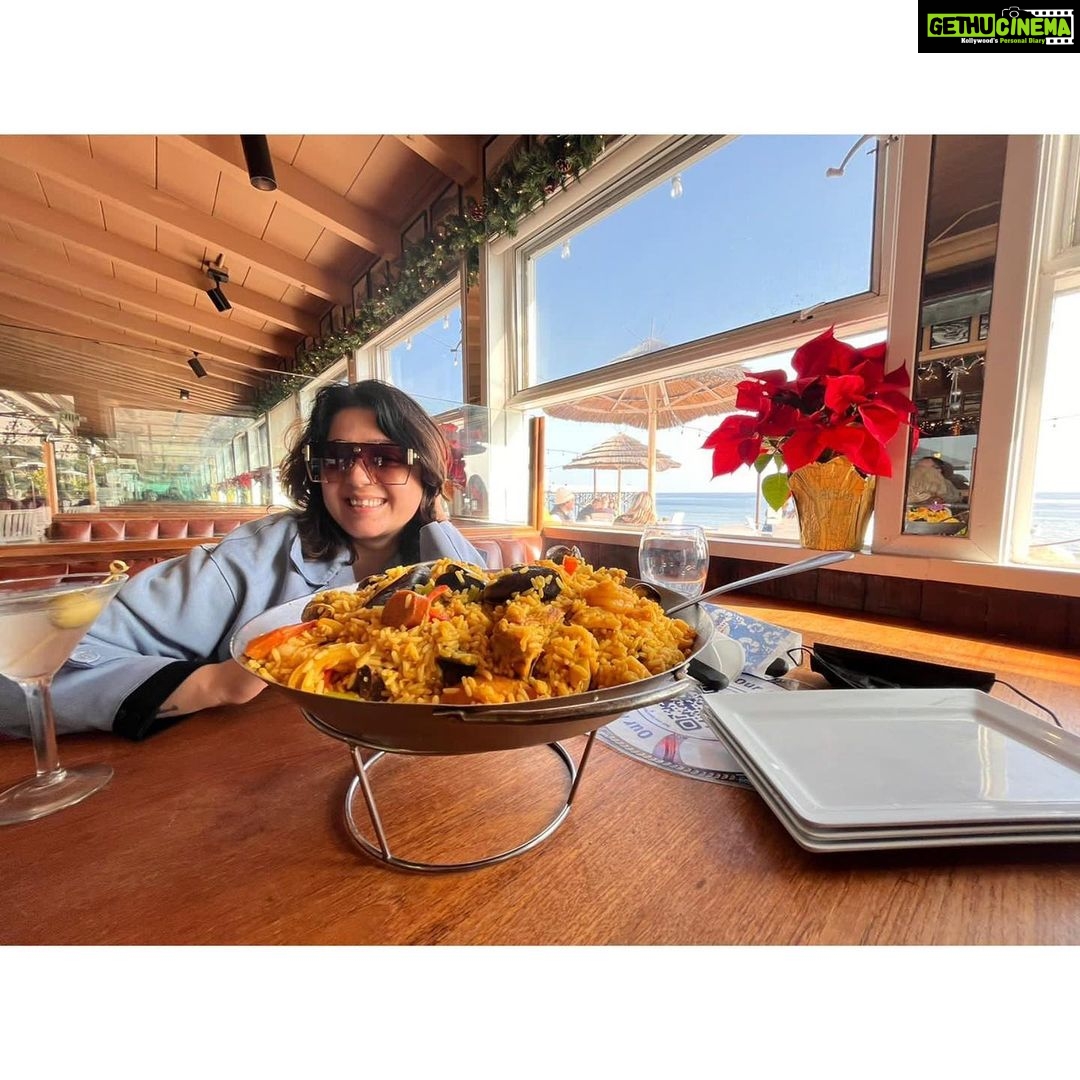 Charmy Kaur Instagram - My love for Spanish food ( sea food paella) in Americaš„°