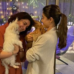 Charmy Kaur Instagram - When AURA meets ITEM 🥰
Congratulations to new mom @rashmika_mandanna , your baby is the most adorable angel 😘😘😘😘
N yes , welcome to aamchi mumbai 😛
#pets #petmom 🥰