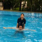 Charmy Kaur Instagram - Vit my Cheater bro 😛😛 in freezing pool