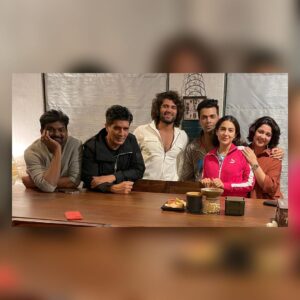 Charmy Kaur Instagram - When ART brings ARTISTS together , this is what it looks like 🤗💕❤️😍

@thedeverakonda @karanjohar @saraalikhan95 @manishmalhotra05 #purijagannadh 🤩

@puriconnects #ADDAA #mumbai #PC