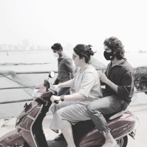 Charmy Kaur Instagram - As u can c , Vijay surely has a lot of trust on me 😂😂😂 Fun ride in mumbai in between shot gaps for #LIGER @thedeverakonda
