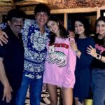 Charmy Kaur Instagram – Beautiful evening with gorgeous people at most beautiful home 😍 
Was Much required before we kick start our crazy schedule from tomorrow 💪🏻
Thanks @chunkypanday @bhavanapandey @ananyapanday for being super amazing host ❤️
#LIGER 💪🏻