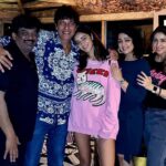 Charmy Kaur Instagram - Beautiful evening with gorgeous people at most beautiful home 😍 Was Much required before we kick start our crazy schedule from tomorrow 💪🏻 Thanks @chunkypanday @bhavanapandey @ananyapanday for being super amazing host ❤️ #LIGER 💪🏻