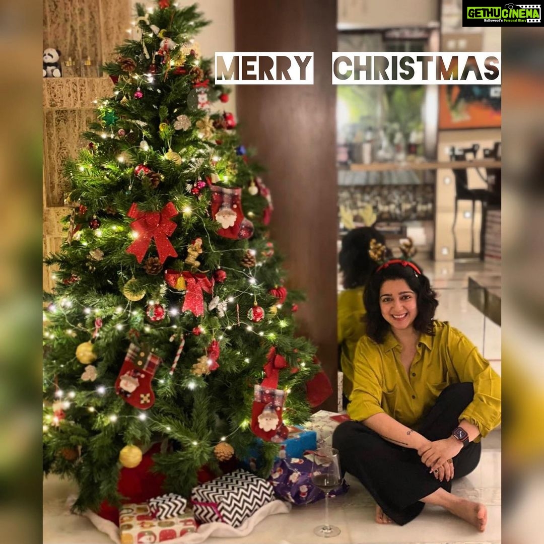 Charmy Kaur Instagram - Feel the season 😍 #merrychristmas 🎉