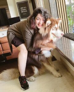 Charmy Kaur Instagram - Jab main Chota Bacchaa tha 😘😂 Tiny version of my baby 🥰 #throwbackthursday ❤️ #alaskanmalamute