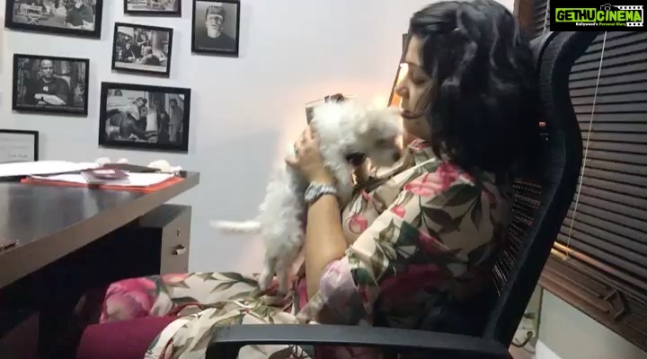 Charmy Kaur Instagram - “ item gemme kicchhii 😘 “ #throwback 😝 #petsofinstagram