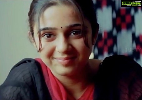 Charmy Kaur Instagram - Now that I look back into my innocent mind and playful heart, it was wake up to sleep only work work work .. I surely am not like that anymore n can never be .. pure sweet 16 innocence will never come back ❣️ Those were the days ❣️ #majorthrowback
