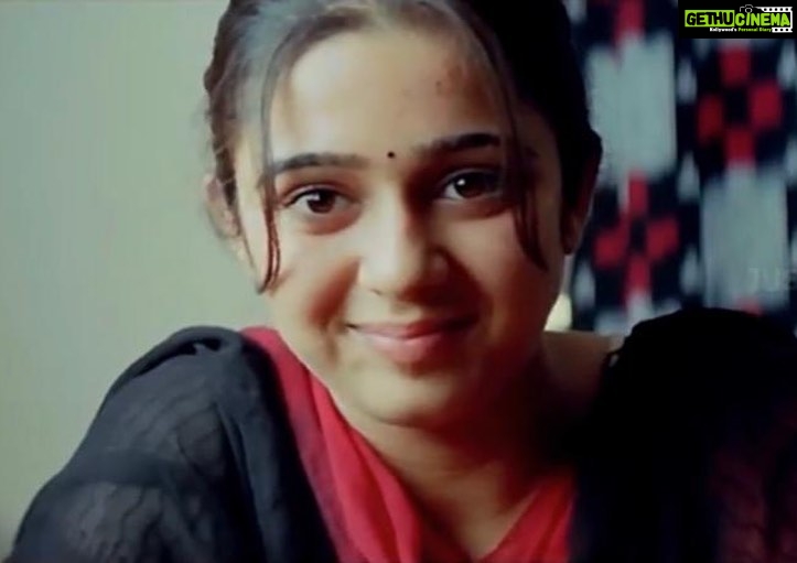 Charmy Kaur Instagram - Now that I look back into my innocent mind and playful heart, it was wake up to sleep only work work work .. I surely am not like that anymore n can never be .. pure sweet 16 innocence will never come back ❣️ Those were the days ❣️ #majorthrowback