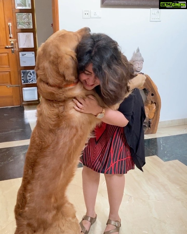 Charmy Kaur Instagram - Gemme a hug babby 😘😘 Miss u @jayanthparanji n ur cutest retriever 😘😘😘😘 #pets #love