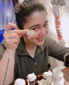Charmy Kaur Instagram - I m having a faaantaaaastic time celebrating this birthday..
Soooo many msgs , post , calls n video calls .. keep it coming , I looooove it all 😘😘 n can’t thank u guys enough for soooo much love .. day is still long 😉
#happybirthdaytome 😝 #lockdownbirthday