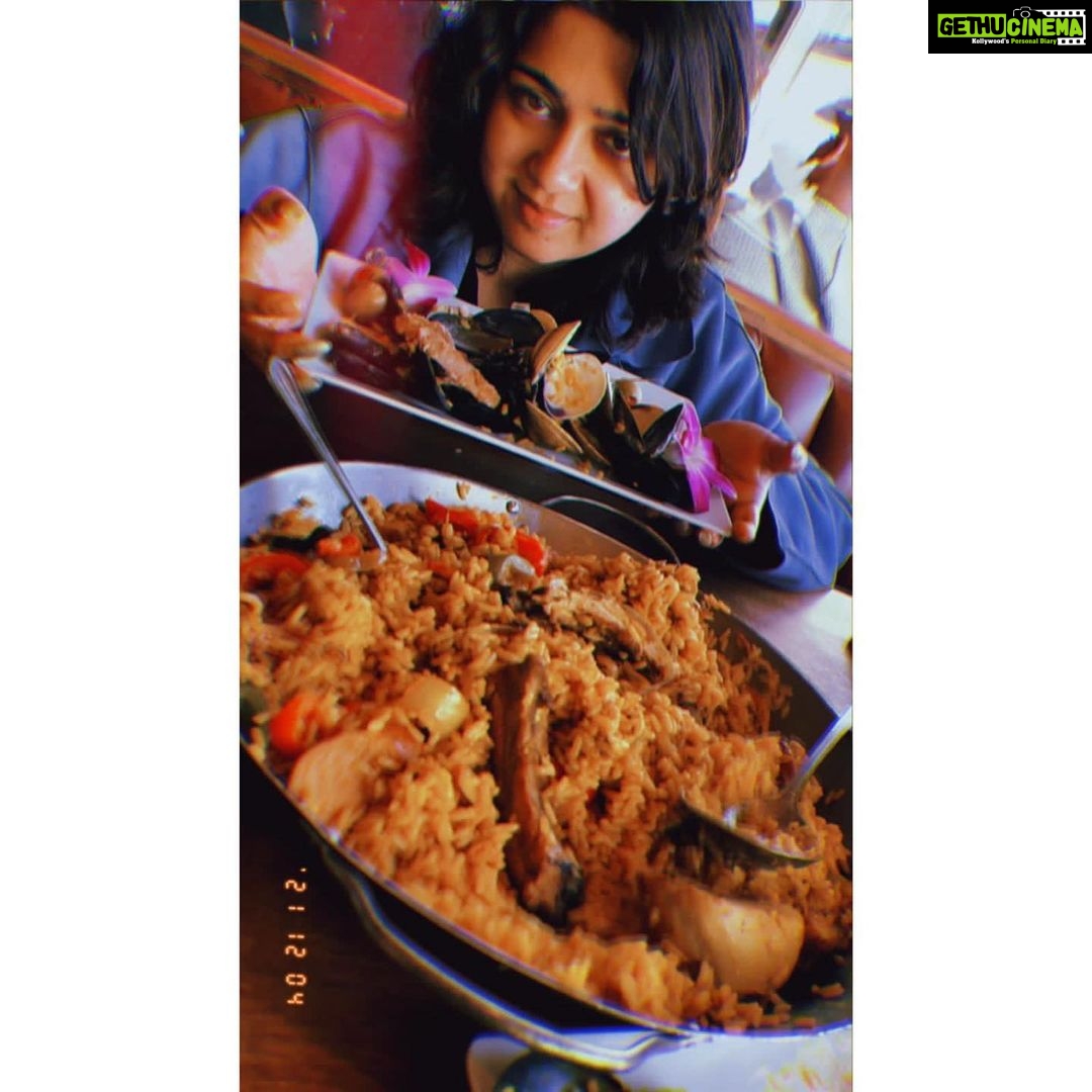 Charmy Kaur Instagram - My love for Spanish food ( sea food paella) in Americaš„°