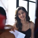 Charmy Kaur Instagram - Never a dull moment while @ananyapanday is around 🤗 #funonsets 🥳 . . #VD10 #PJ37 #PCfilm 💕 @thedeverakonda @purijagannadh @karanjohar @apoorva1972 @puriconnects @dharmamovies Mumbai, Maharashtra