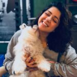 Charmy Kaur Instagram - ‪This is how work begins 😘😘‬ ‪With love , kisses n excitement 😘😘‬ ‪#petslove 💕‬#petsofinstagram मुंबई Mumbai