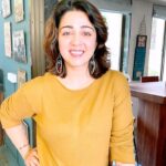 Charmy Kaur Instagram - What is your 'Naa Valla Kadhe Moment' in your daily life ? Share it by using hashtag #NaaVallaKadheMoment, best replies will be selected by me n will send you movie tickets & goodies. 🤩🤩 @purijagannadh @anil.paduri @actorakashpuri @ketikasharma @puriconnects #PCfilm #romantic
