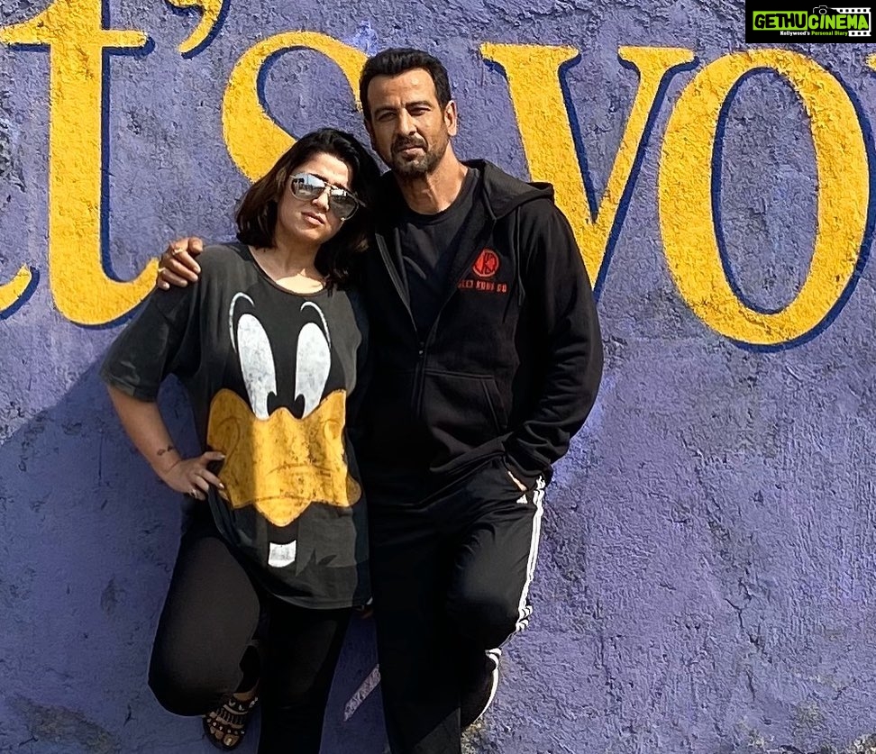 Charmy Kaur Instagram - On sets with @ronitboseroy π Whatβs your quest ?? π . #shootmode #mumbai #VD10 #PJ37 #PCfilm π Mumbai, Maharashtra