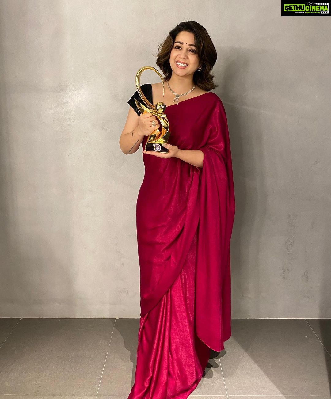 Charmy Kaur Instagram - 2020 had to begin with this π€© Best producer of 2019 ππΌππΌ #ismartshankar π€© Thanks @zeetelugu for this one π€ππ» #grateful π #awards