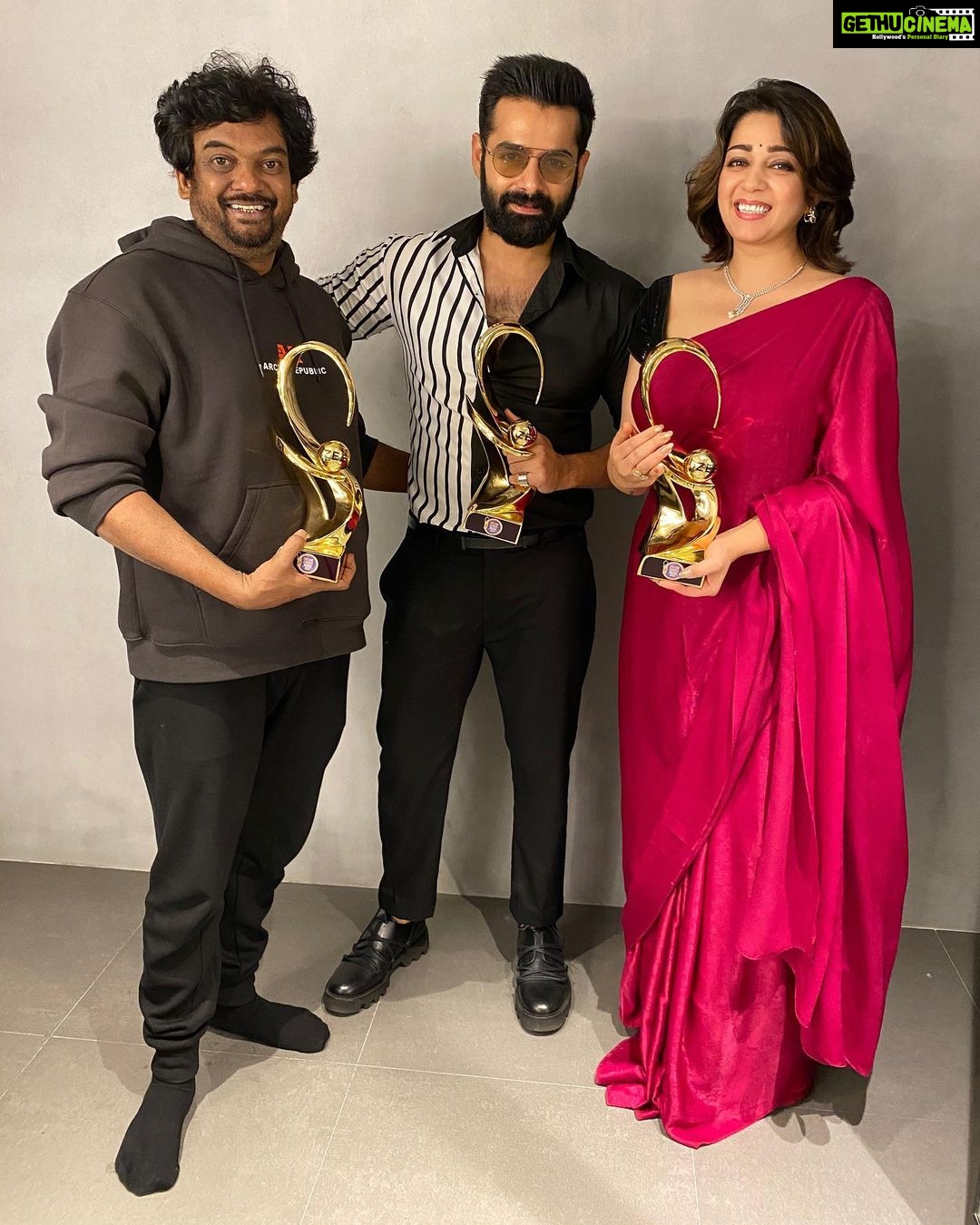 Charmy Kaur Instagram - Best sensational director @purijagannadh 💖 Best sensational actor @ram_pothineni 😘 Best producer ME ME ME 😍 Best sensational movie US US US 😜 Best music #manisharma 😁 #ismartShankar bags 5 awards 🤩 Thanks @zee5telugu 💃🏼