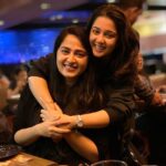 Charmy Kaur Instagram - Chweeeeety sweeety @anushkashettyofficial in Mumbai lunching n munching 😋 ismart nishabdham 😉