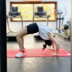 Charmy Kaur Instagram - Before we kick start the madness of our last schedule of #romantic in #goa , there is always time for sum killer workout 💪🏻 #fitness is very important 🏋️‍♀️ . . #producer #entrepreneur #businesswoman 😉
