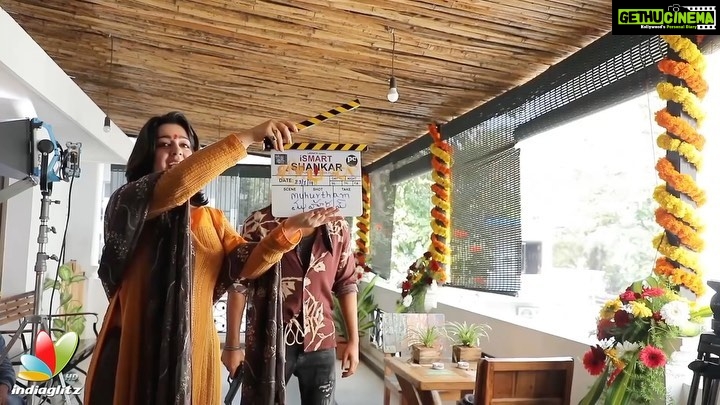 Charmy Kaur Instagram - Maine bola tha naaaa ๐ Didnโt I keep up to my words ๐ And itโs going to be 100 days for this blockbuster tomorrow ๐คฉ #ismartshankar #PCrocks ๐ช๐ป . . @ram_pothineni @purijagannadh @puriconnects @iamvishureddy @actorsatyadev @nidhhiagerwal @nabhanatesh #manisharma