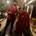 Charmy Kaur Instagram - With our ISMART BIDDAA @iamvishureddy who played a major role behind ISMART BLOCKBUSTER #ismartshankar 😁😁😁 Oh look at u wearing @beismartdotin BE ISMART casual collection 👌🏻👌🏻 #PCfilm #PCproduct @purijagannadh @puriconnects