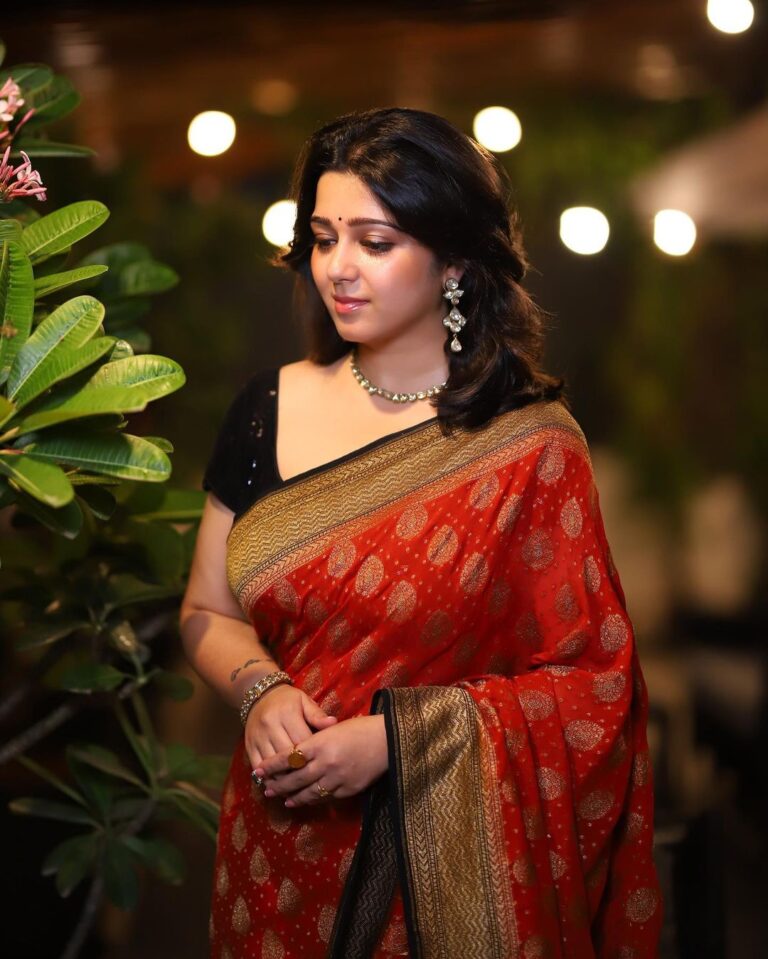 Charmy Kaur Instagram - Once in a while , blow ur own daam mind 😉 . . . . #saree #sunday #producer #entrepreneur Saree: @sailesh_singhania Styled by @officialanahita Location: Puri Connects Jwelery : My mommy 😘 Watch : @chopard Shoes: @ferragamo Hair n make up : @miraclesbylaila Pic: @pramod_captures