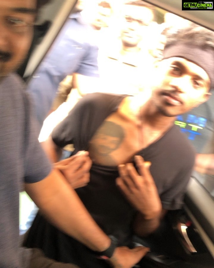 Charmy Kaur Instagram - Tattoo of @purijagannadh by a die hard fan Prabhakar.. thank u sooooo much 💖💖💖 u touched my heart ❣ #ismartshankar ISMART BLOCKBUSTER 💪🏻💪🏻