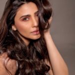 Daisy Shah Instagram – 🍭 
.
.
.
📸: @sahil.shivani_ 
Mua: @vinod1405 
Hair: @shab_qureshi786 
Stylist: @kmundhe4442 
.
.
.
#potrait #livelovelaugh #daisyshah