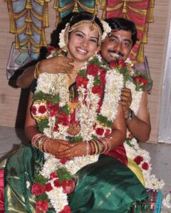 Deepa venkat Instagram - Ten years since this day, Vp:)) Much has happened since, and so much more to come. But you know what's constant.. 
We're there for each other, no matter what. Always!

Happy anniversary to us😀

Here's to the first, of many more tens to come😄😄

#bestdayofmylife #happyanniversarytous #tenyearsandcounting #cheerstomore #familyiseverything #keepthelovecoming #blessed #happydays