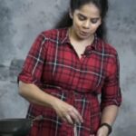 Deepa venkat Instagram – Here’s to new beginnings!!! 

Check out the first in the series “En Veetu Samayal” on the “Spice My Food” channel on YouTube:)))

Link in bio!!

#jfw #spicemyfood #enveetusamayal #jfwdigital #morkuzhambu #excited