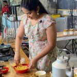 Deepa venkat Instagram - The next in "En Veetu Samayal" series is out now. Kindly check the link in bio to watch me prepare a family and personal favourite, Vaazhapoo Vadai. Absolutely enjoyed preparing this!! And perfect for this weather☺️☺️☺️ #cookeryshow #jfwdigital #spicemyfood #vadai