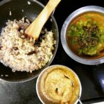 Deepa venkat Instagram – Banana stem poduthool, eggplant thogaiyal, horsegram garlic rasam, to go with rice, oven roasted papad and wind up with curd/buttermilk. 

#healthyfoods #home #mykitchen #eathealthy #momsrecipes #healthylifestyle