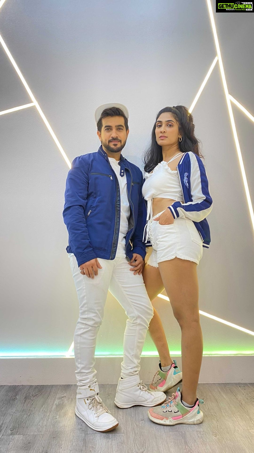 Deepti Sati Instagram - ‘ Nothing at all ‘ matters when you just wanna dance … @neeravbavlecha hai na 😉!? Special thanks @tannasweta #reels #feelkaroreelkaro #trends #nothingtodo #trend #deeptisati #instagood #instareels #reelsinstagram #reelkarofeelkaro #feelingit #reelitfeelit #feelitreelit #newreels #trending #remixreels #keepdancing #dance #dancersofinstagram #danceislife #coolmoves #choreography #keepsmiling #loveyourself #duetwithme #dancewithme #enjoy #fun