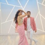 Deepti Sati Instagram – This weekend it is “ Chammak challo  oh Ohooo ooh ….💕💕💕 @neeravbavlecha 
Remix this n tag us ! 
Studio – @ukiyostudio.in 
Special thanks @menonshruthi_b @tannasweta 
Outfit – @the_drape_studio 
.
.
.
.
#reels #reelsinstagram #chammakchallo #weekend #dance #trending #instagood #reelakarofeelkaro #feelitreelit