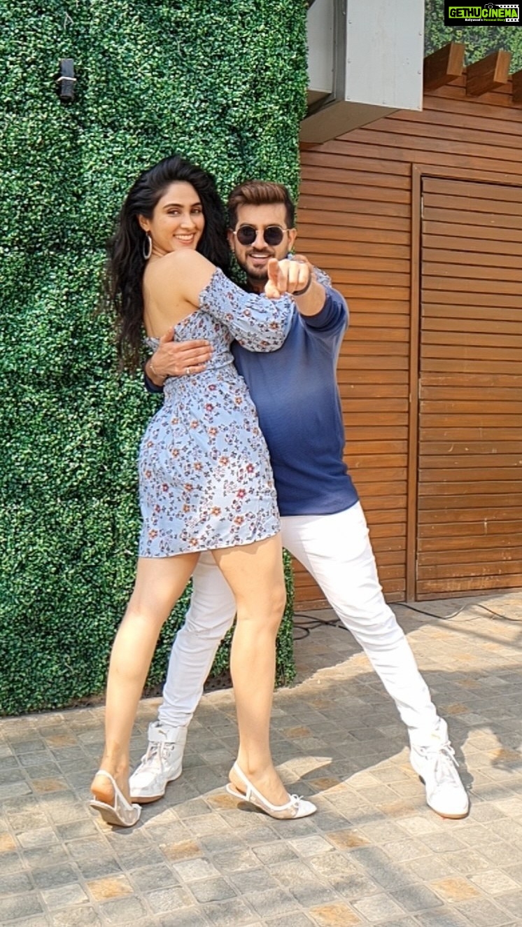 Deepti Sati Instagram - Before it goes away ..... Beautiful girl 💕with @neeravbavlecha For all my beauties out there ( boys included too ) Special thanks to my beauties - @menonshruthi_b @tannasweta Location - @rootscafe9 #reels #reelsinstagram #dance #feelkaroreelkaro #trends #beautiful #girls #boys #fun #instagood #instadaily