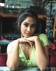 Deepti Sati Instagram - #tbt the time when waiting for food at a restaurant was normal ..
#staysafe 
#stayindoors 
#supportoneanother 
#staystrong 
📸 - @ibphotography27
Mua - @balram_official_makeupartist