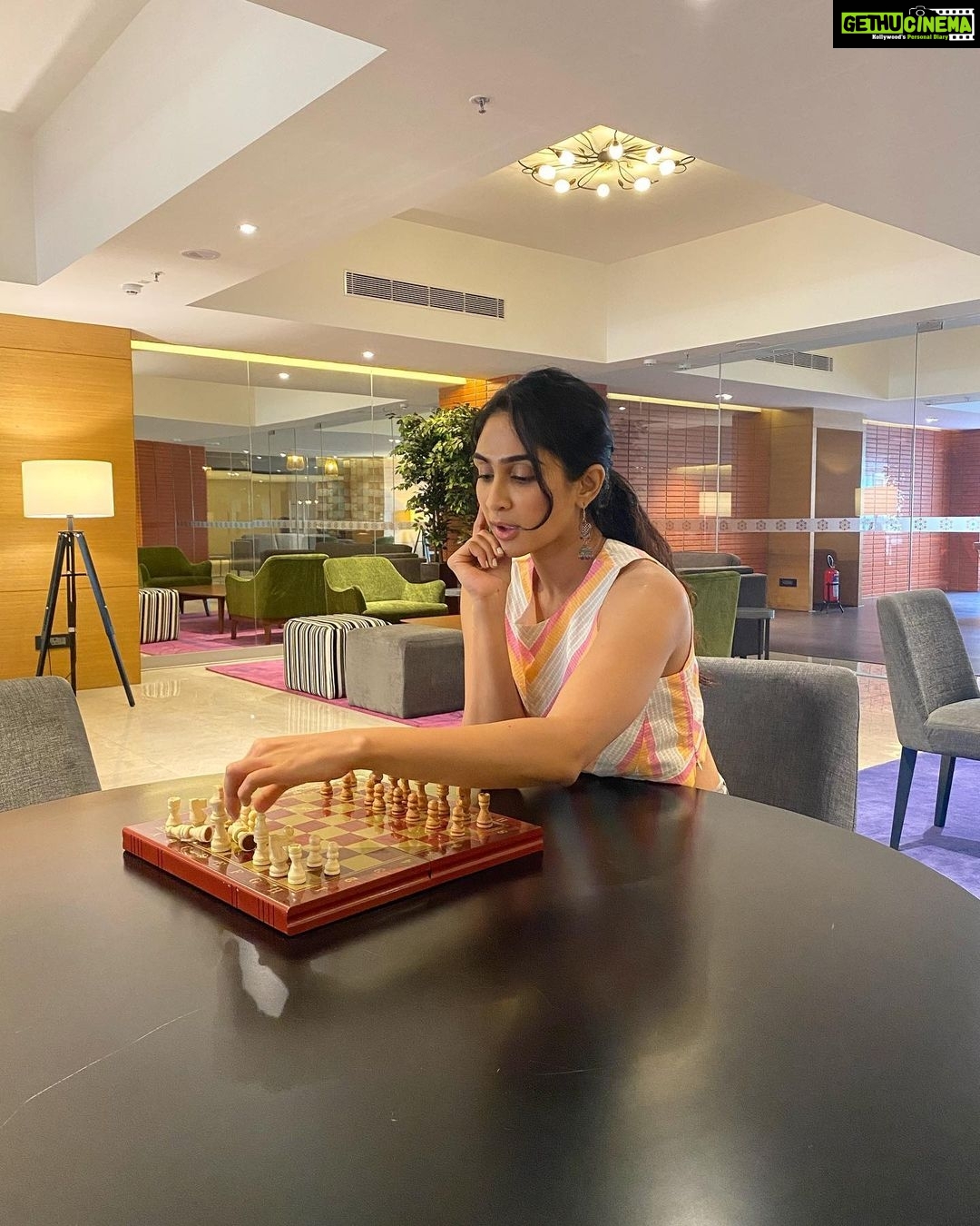 Deepti Sati Instagram - Immersed in fun and games π±β Me v/s Moi .. Best part .. I won ππ at the brand new @grandmercuregopalanmall #GrandMercureGopalanMall #Bringingstoriestolife #Accor #Livelimitless @all_mea Grand Mercure Gopalan Mall