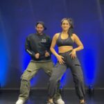 Deepti Sati Instagram - I really like to party 🔥 Dancing with this one after ages 🪨🦕 #reels #reelitfeelit #trend #dance #choreo #deeptisati #melvinlouis #groove #chill #vibes #reelsinstagram #sadgirlzluvmoney #remix